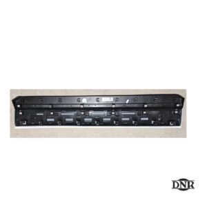 L6 Front door lower trim panel R
